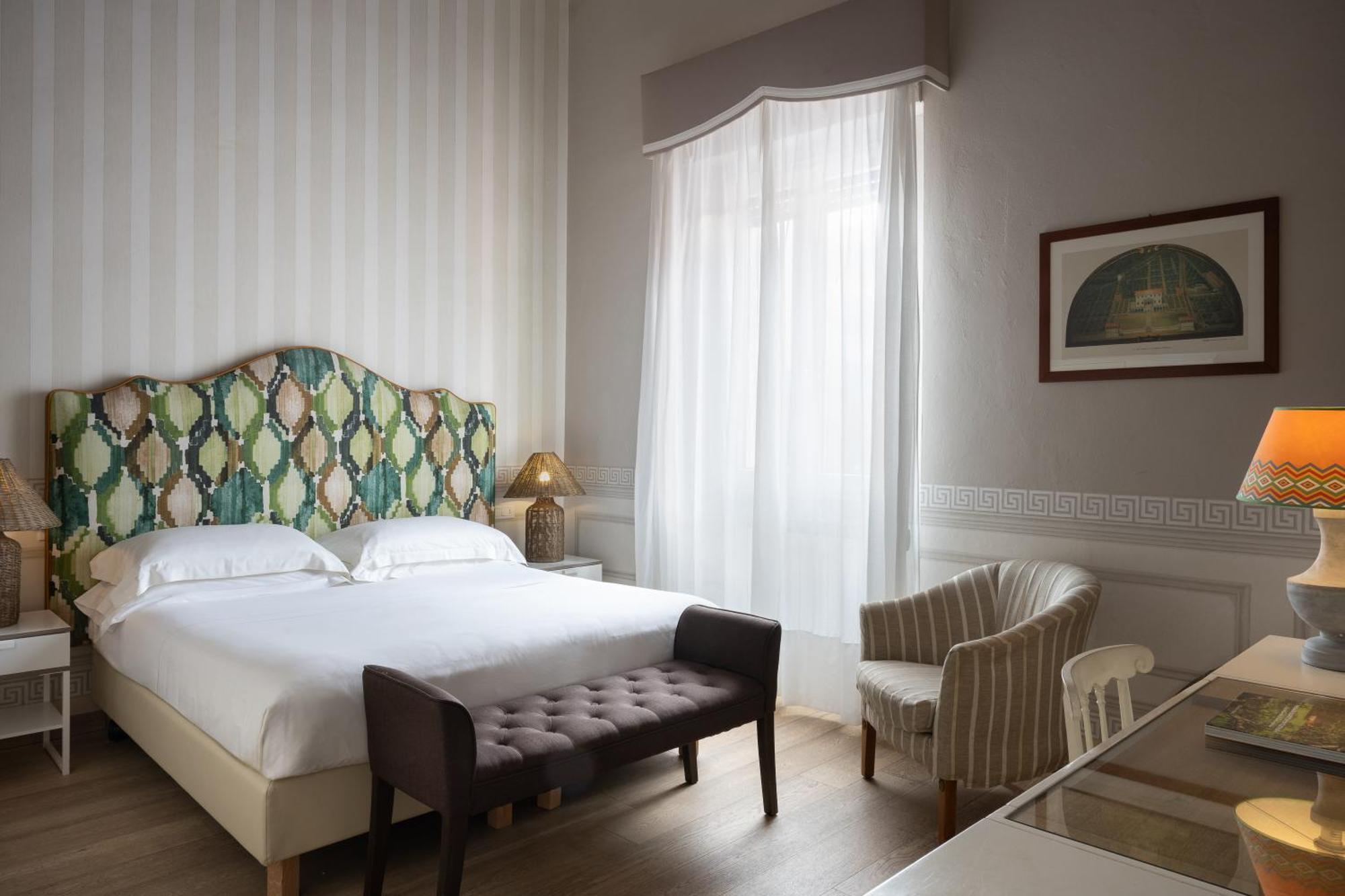 Palace 4*